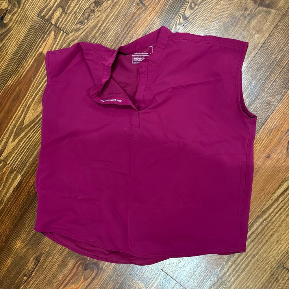 Rafaela xl figs magenta scrub top